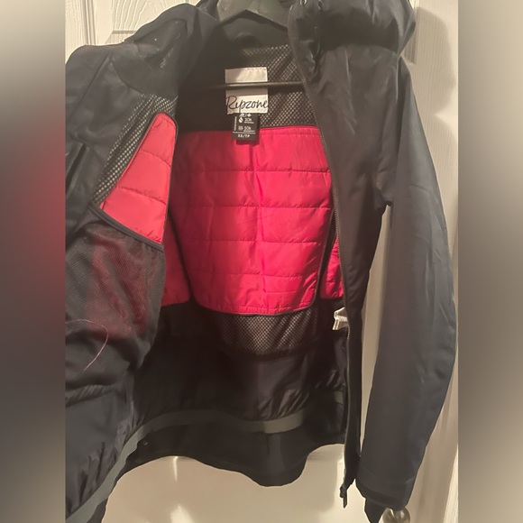 Black Ripzone Jacket - Picture 4 of 5